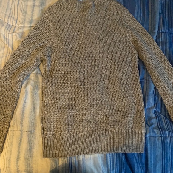 Gray sweater - Picture 2 of 2